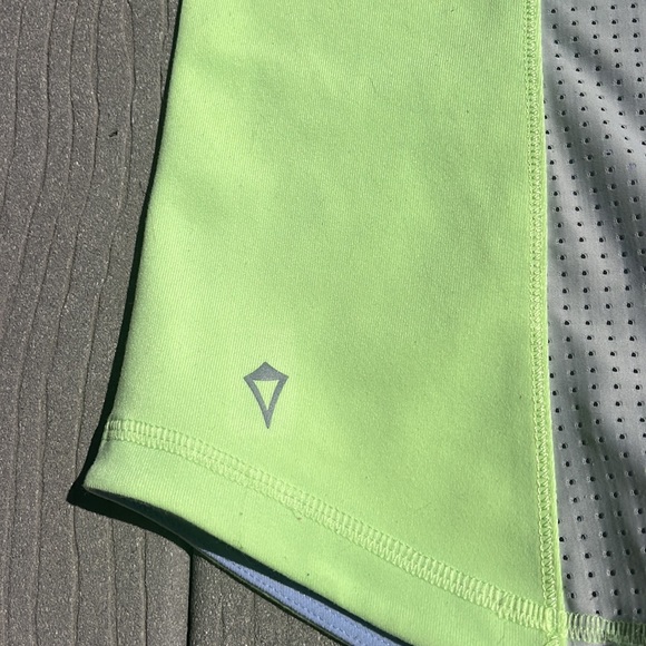 Ivivva tank top - Picture 3 of 3